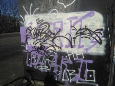 Graffiti Wall - Photo by REBEL49 - tags