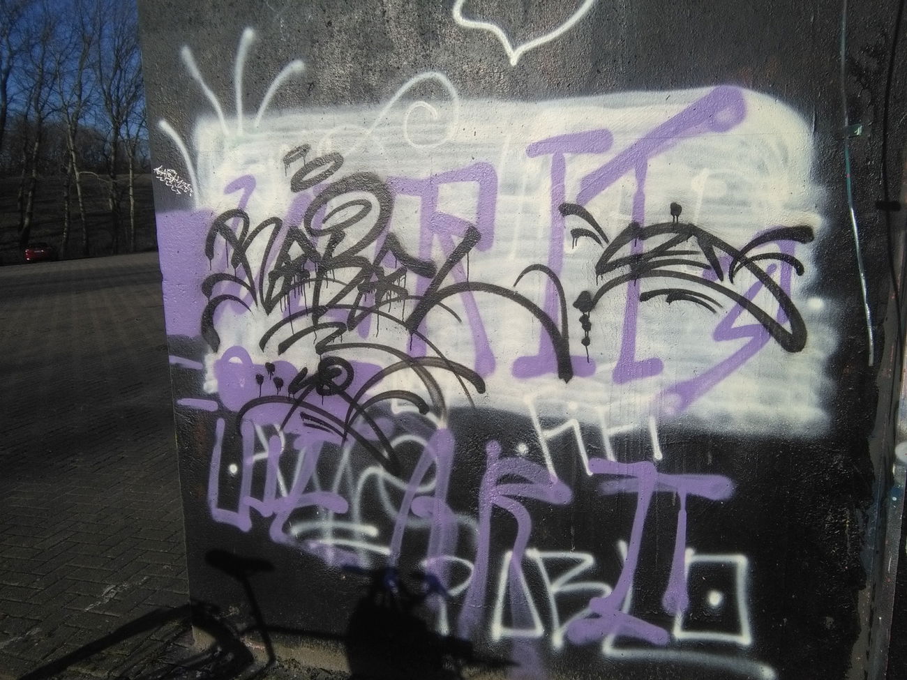 Graffiti Wall - Photo by REBEL49 - tags