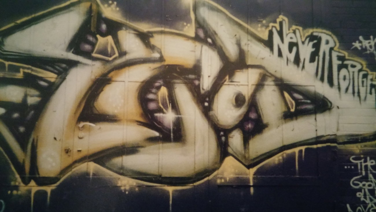 Graffiti Wall - Photo by REK - Rek, tgod (2000)
