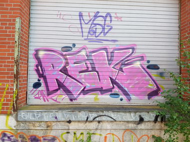 Graffiti Wall - Photo by REK - Rek, Rolli