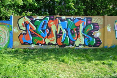 Graffiti Wall - Photo by REMOK - REMOK (2013)