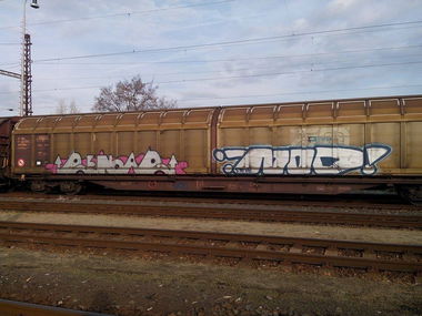 Graffiti Train - Photo by RENOAR - unfinished