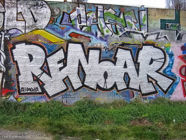 Graffiti Bombing - Photo by RENOAR