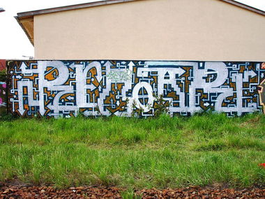 Graffiti Wall - Photo by RENOAR - renoar