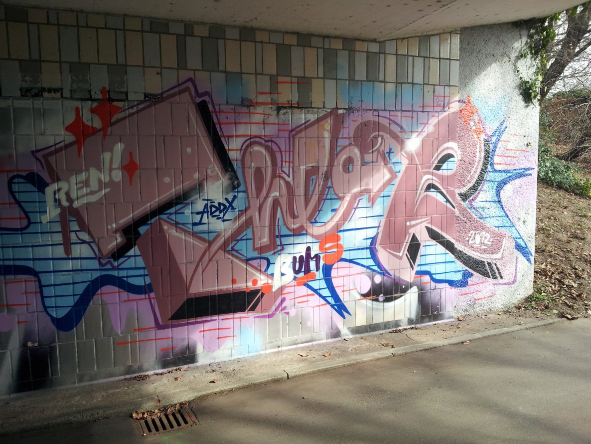 Graffiti Wall - Photo by REUSone - Bums, Addx