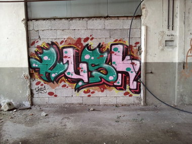 Graffiti Wall - Photo by REUSone - Husk