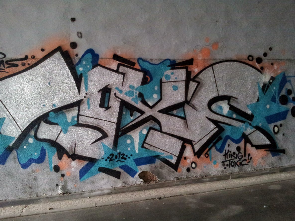Graffiti Wall - Photo by REUSone - Toxic, Bums