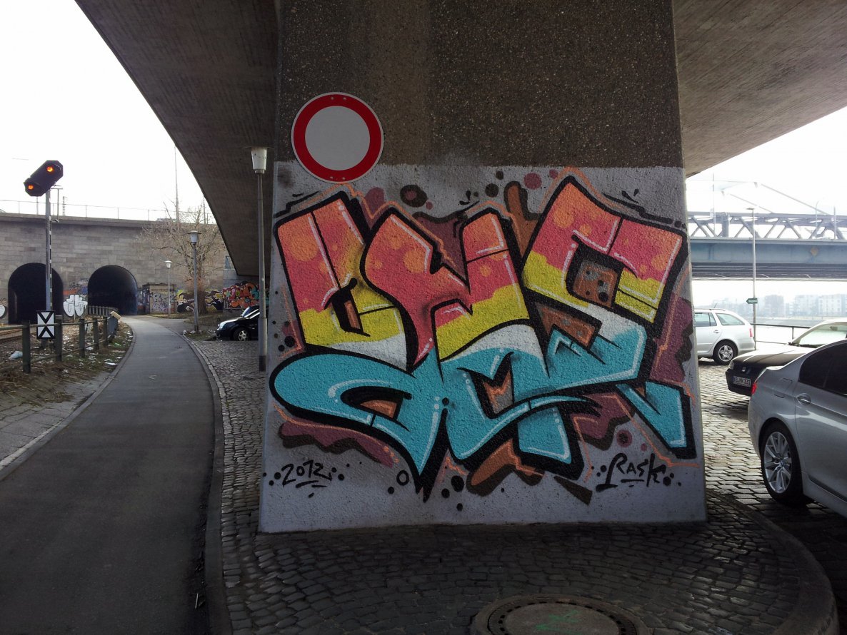 Graffiti Wall - Photo by REUSone - Bums, Rask