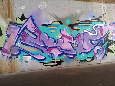 Graffiti Wall - Photo by REUSone - Bums