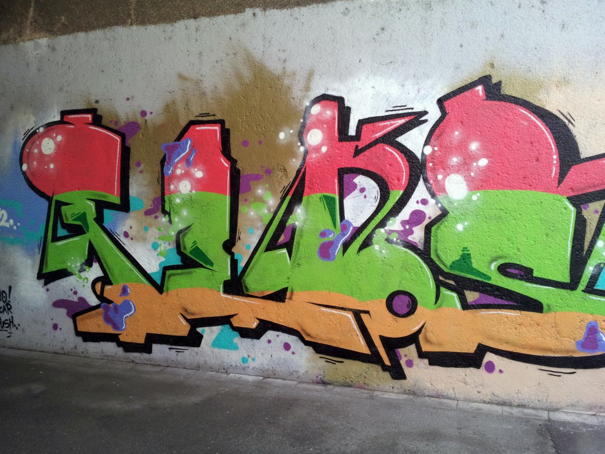 Graffiti Wall - Photo by REUSone - Fens