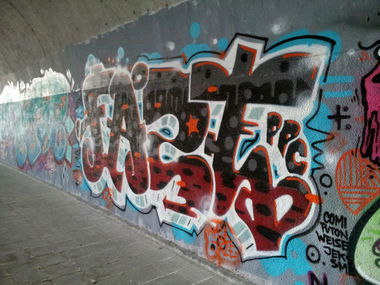 Graffiti Wall - Photo by REUSone - Fast, PPC