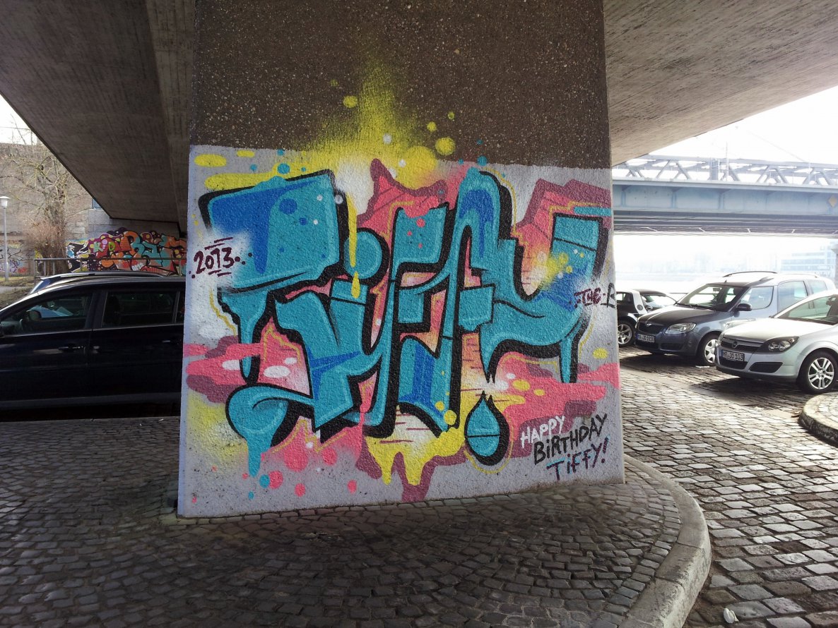 Graffiti Wall - Photo by REUSone - Tiffy, Bums