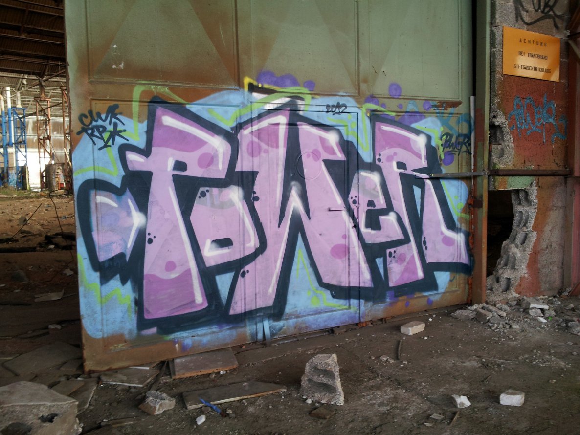 Graffiti Wall - Photo by REUSone - Power, RBK