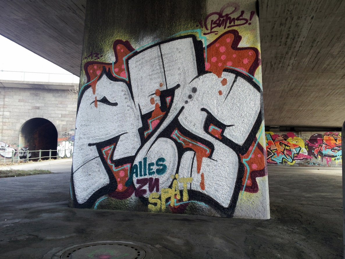 Graffiti Wall - Photo by REUSone - Bums, Azs