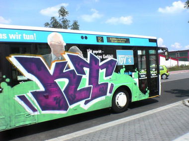 Graffiti Bombing - Photo by RINK - KT