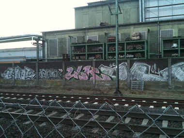 Graffiti Bombing - Photo by RINK - ZONE, ULK, UL