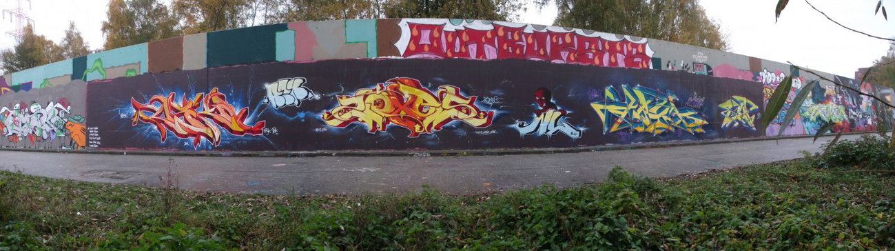 Graffiti Wall - Photo by RISKOone - risko, zoxes, abik (2014)