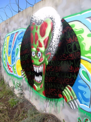 Graffiti Wall - Photo by RNDM_YveS (2013)
