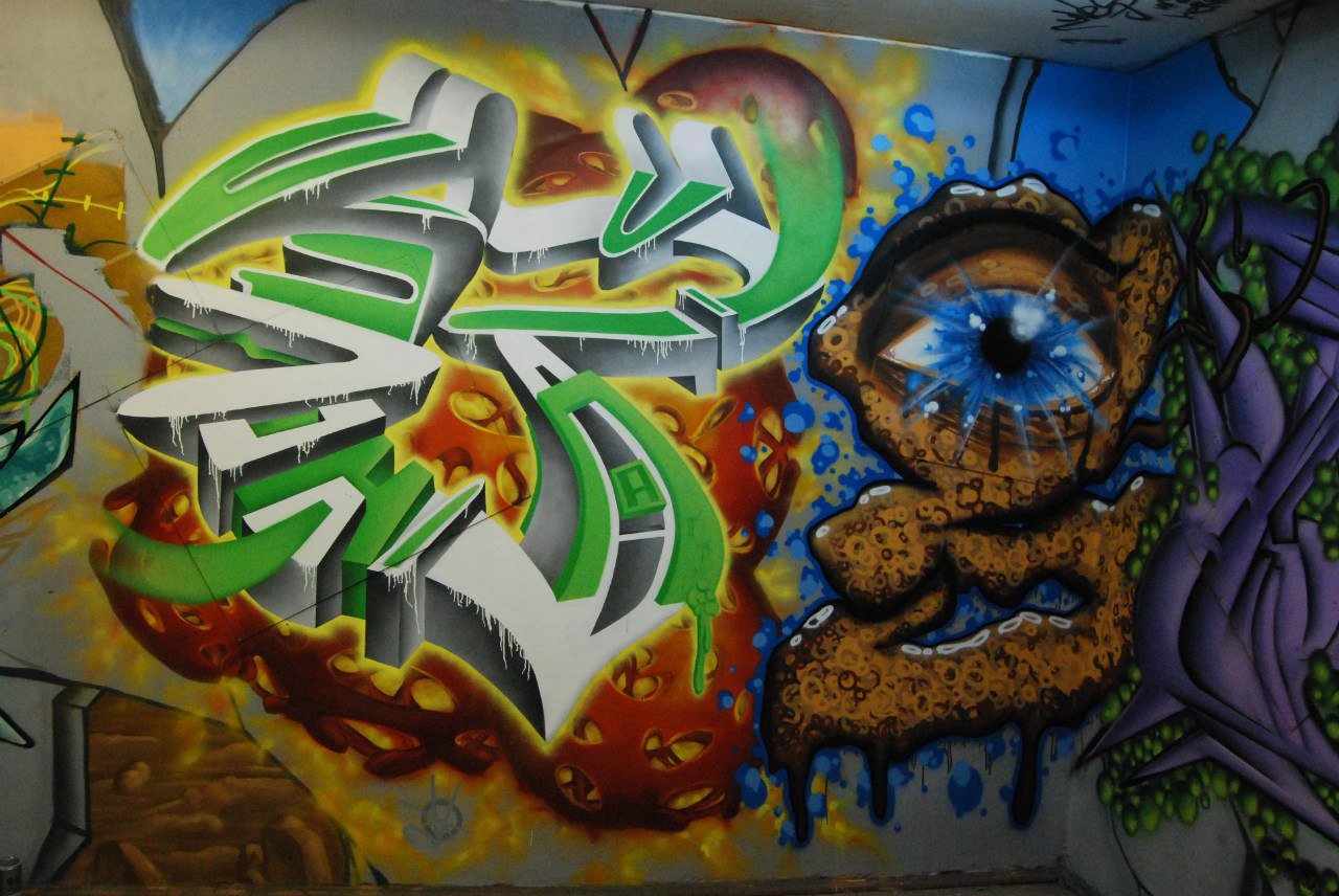 Graffiti Wall - Photo by RNDM_YveS - VaG (2013)
