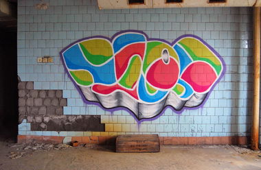 Graffiti Wall - Photo by RNDM_YveS - YVES (2010)