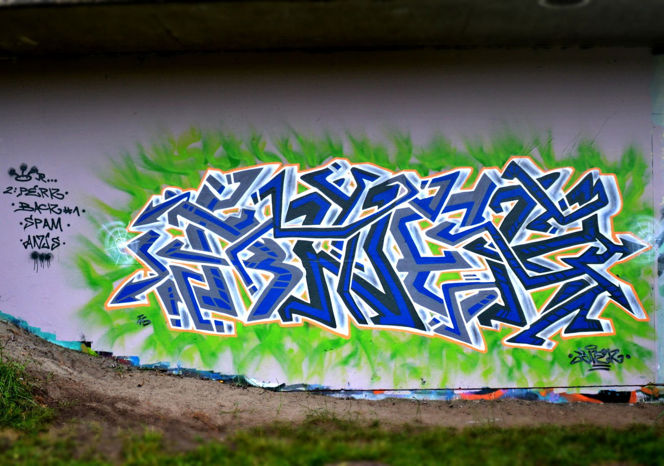 Graffiti Wall - Photo by RNEK - RNEK