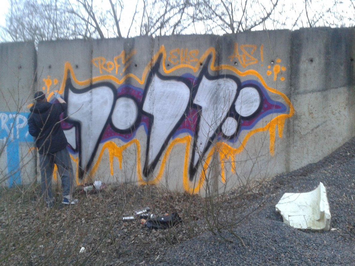 Graffiti Bombing - Photo by ROF - ROF, EKS, AS (2014)