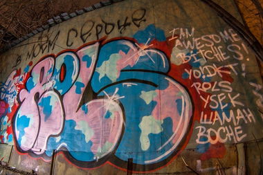 Graffiti Bombing in Moscow - Photo by ROLS (2012)