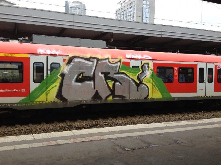 Graffiti Train in Essen - Photo by RORO