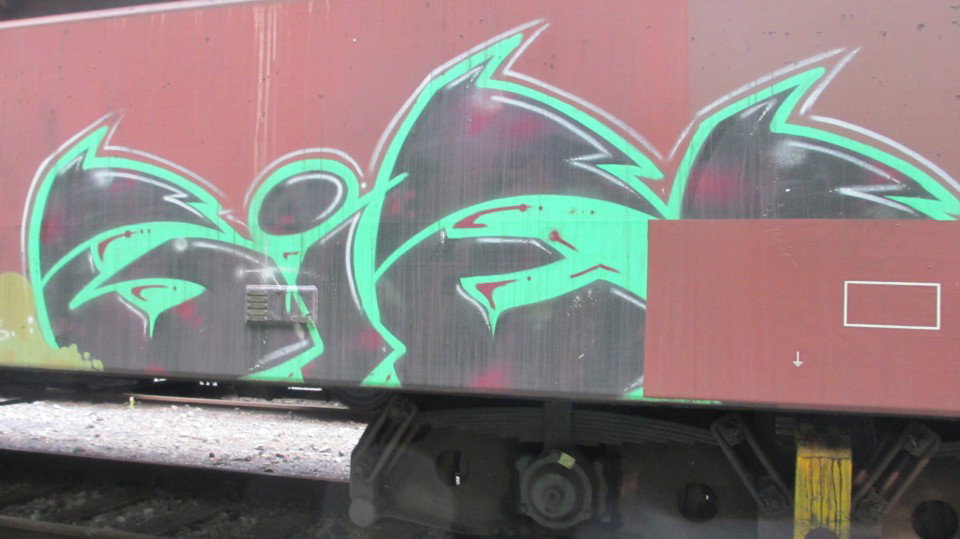 Graffiti Train in Essen - Photo by RORO