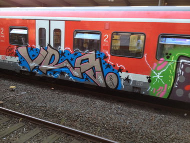 Graffiti Train in Essen - Photo by RORO