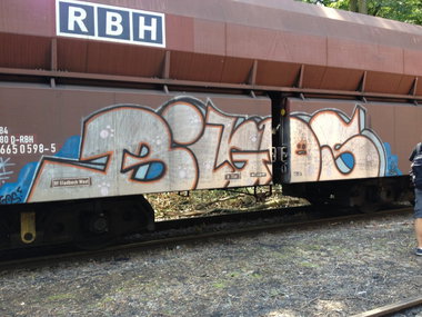 Graffiti Train in Essen - Photo by RORO