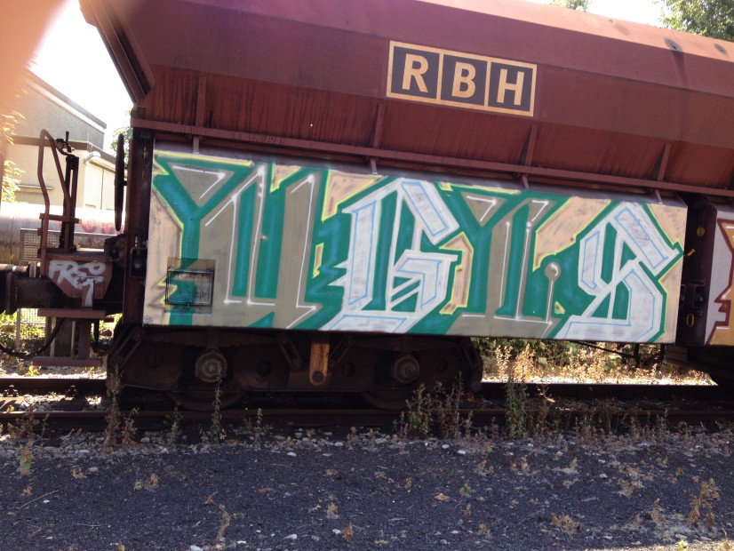 Graffiti Train in Essen - Photo by RORO