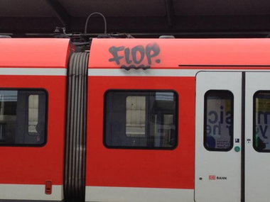 Graffiti Train - Photo by RORO - flop.essen.hbf., tagg (2013)