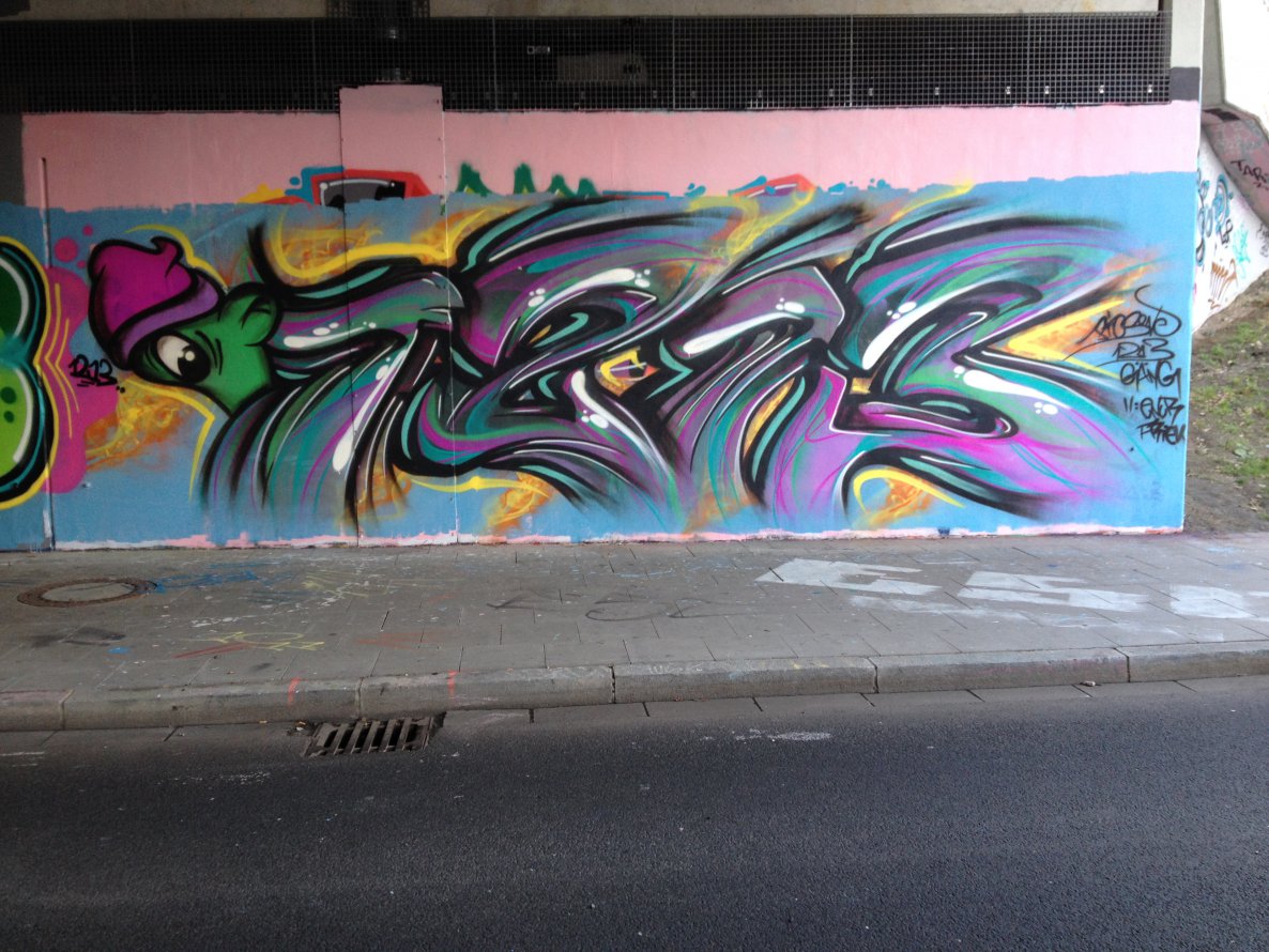 Graffiti Wall in Essen - Photo by RORO (2014)