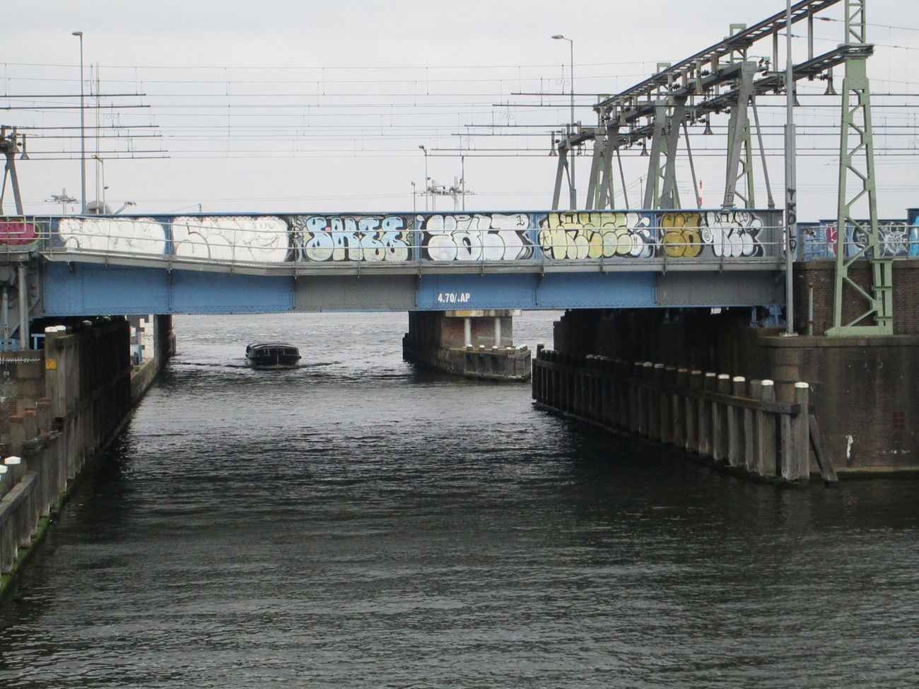 Graffiti Bombing in Amsterdam - Photo by RORO