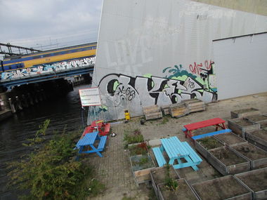 Graffiti Bombing - Photo by RORO