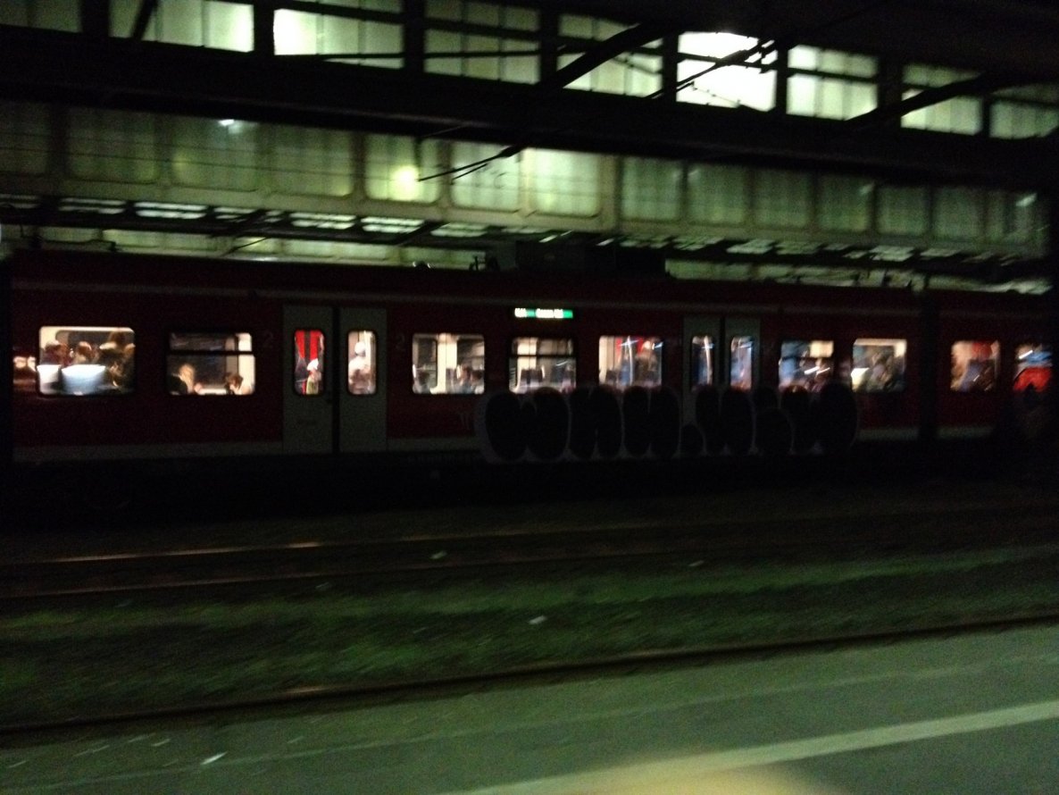 Graffiti Train in Duisburg - Photo by RORO - Wau, usw, re11 (2015)