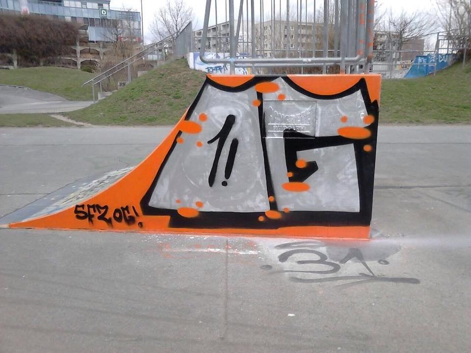 Graffiti Bombing - Photo by RORO - OG, CREW, dresden (2015)