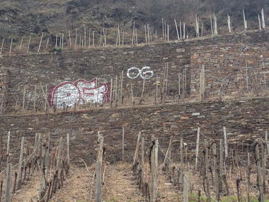 Graffiti Bombing in Koblenz - Photo by RORO - og, koblenz, chrome (2015)