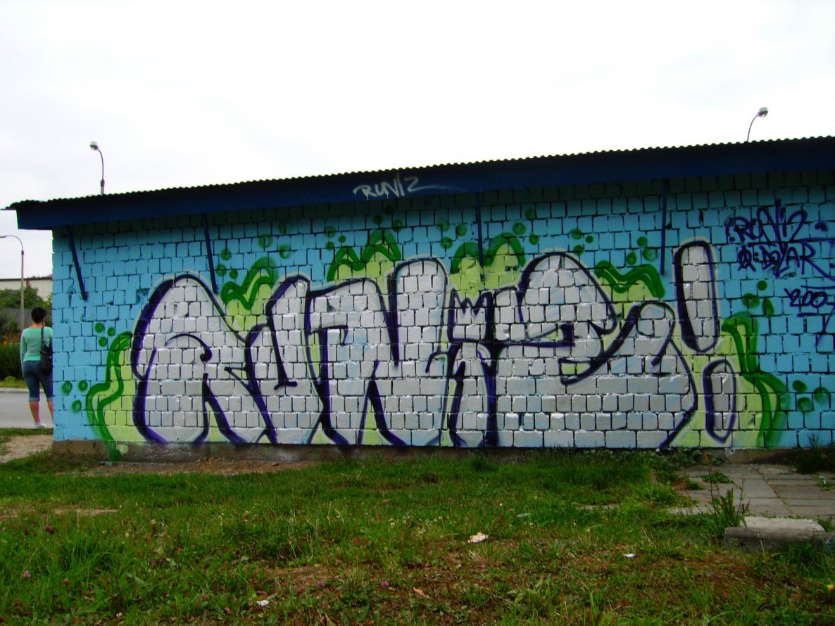 Graffiti Wall - Photo by RUNIZ - runiz, poland (2007)