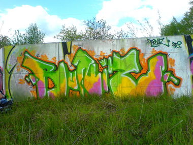 Graffiti Wall - Photo by RUNIZ - runiz, poland (2008)