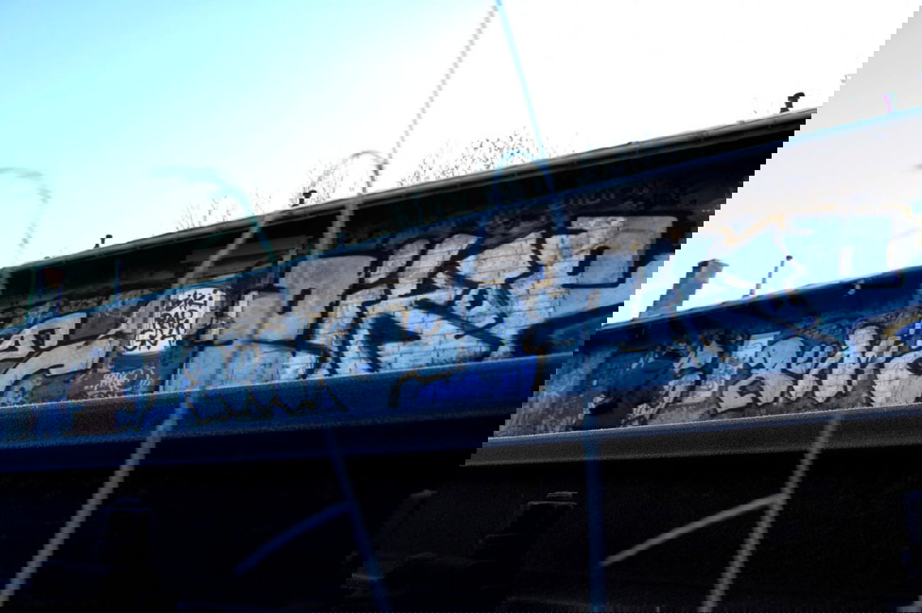 Graffiti Bombing - Photo by RUNIZ - runiz, poland (2011)