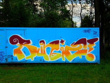 Graffiti Wall - Photo by RUNIZ - runiz