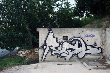 Graffiti Wall in Istanbul - Photo by RUSL - rusl, silver, bombing (2007)