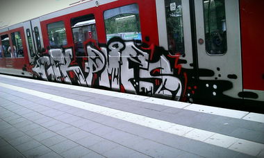 Graffiti Train - Photo by Rames - Gfk, Pmfs (2012)