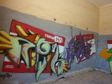 Graffiti Wall - Photo by Rames - erikworgs, taco, rain