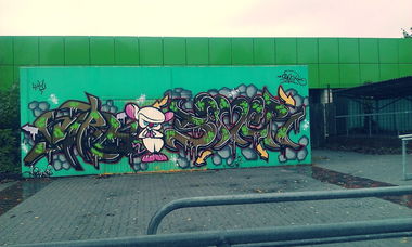 Graffiti Wall - Photo by Rames - kerk, somer, tmk