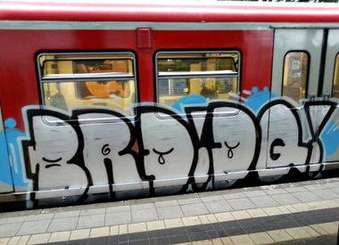 Graffiti Train - Photo by Rames - brd, dq