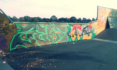 Graffiti Wall - Photo by Rames - zeks, baris, brd