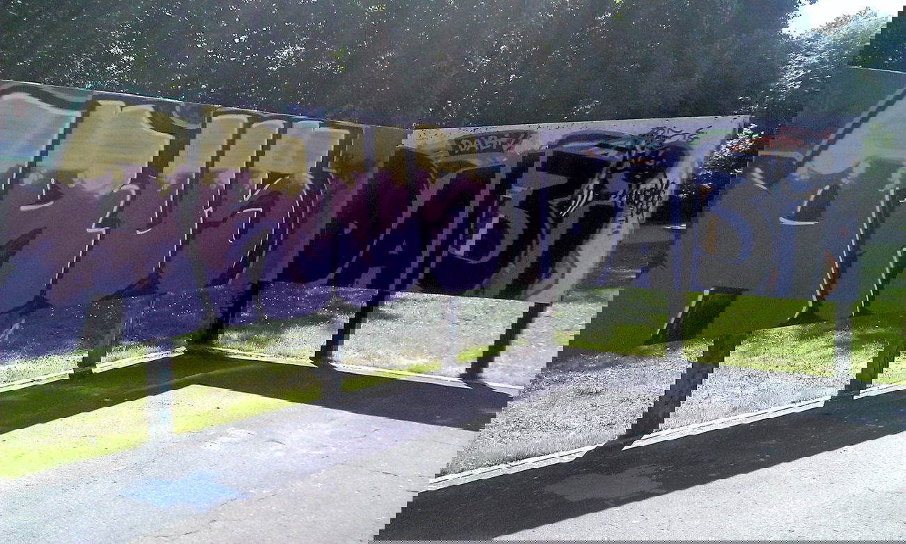 Graffiti Wall - Photo by Rames - arus, 31k, dabi